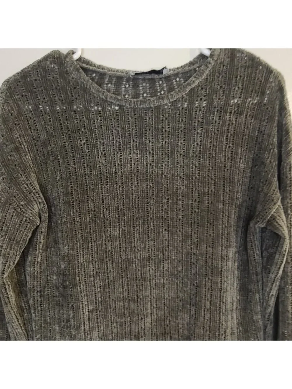 Gray Knit Top Size XS - Picture 2 of 4